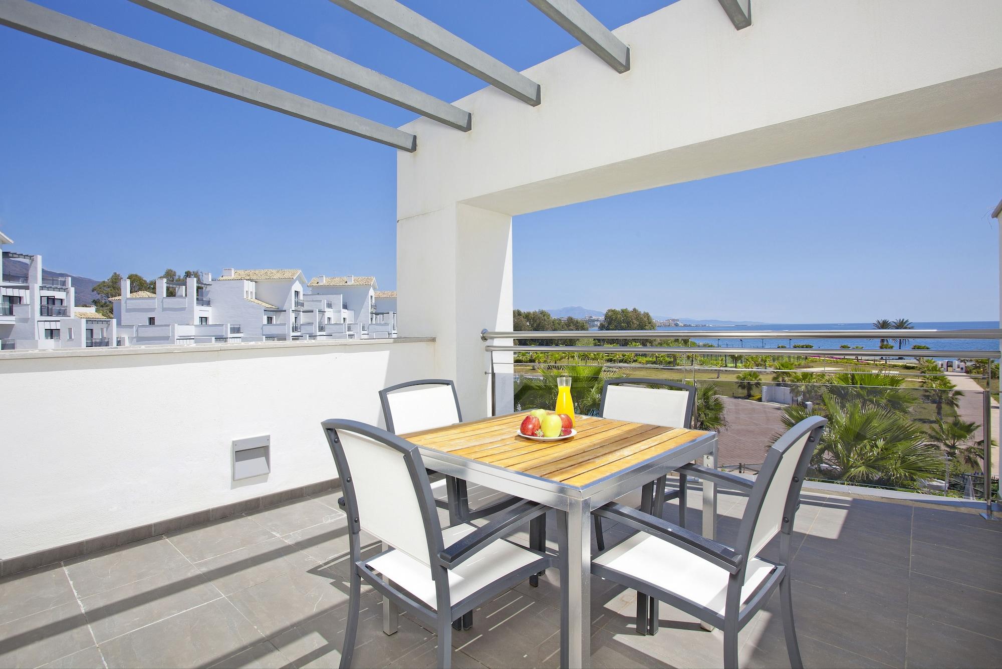 & Estepona