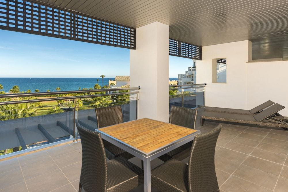 & Hotel Estepona