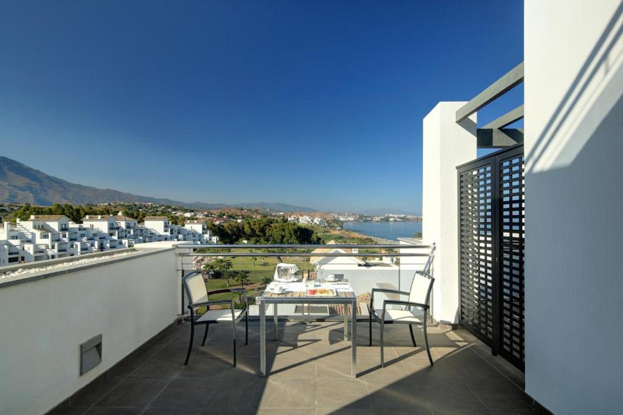 & Estepona
