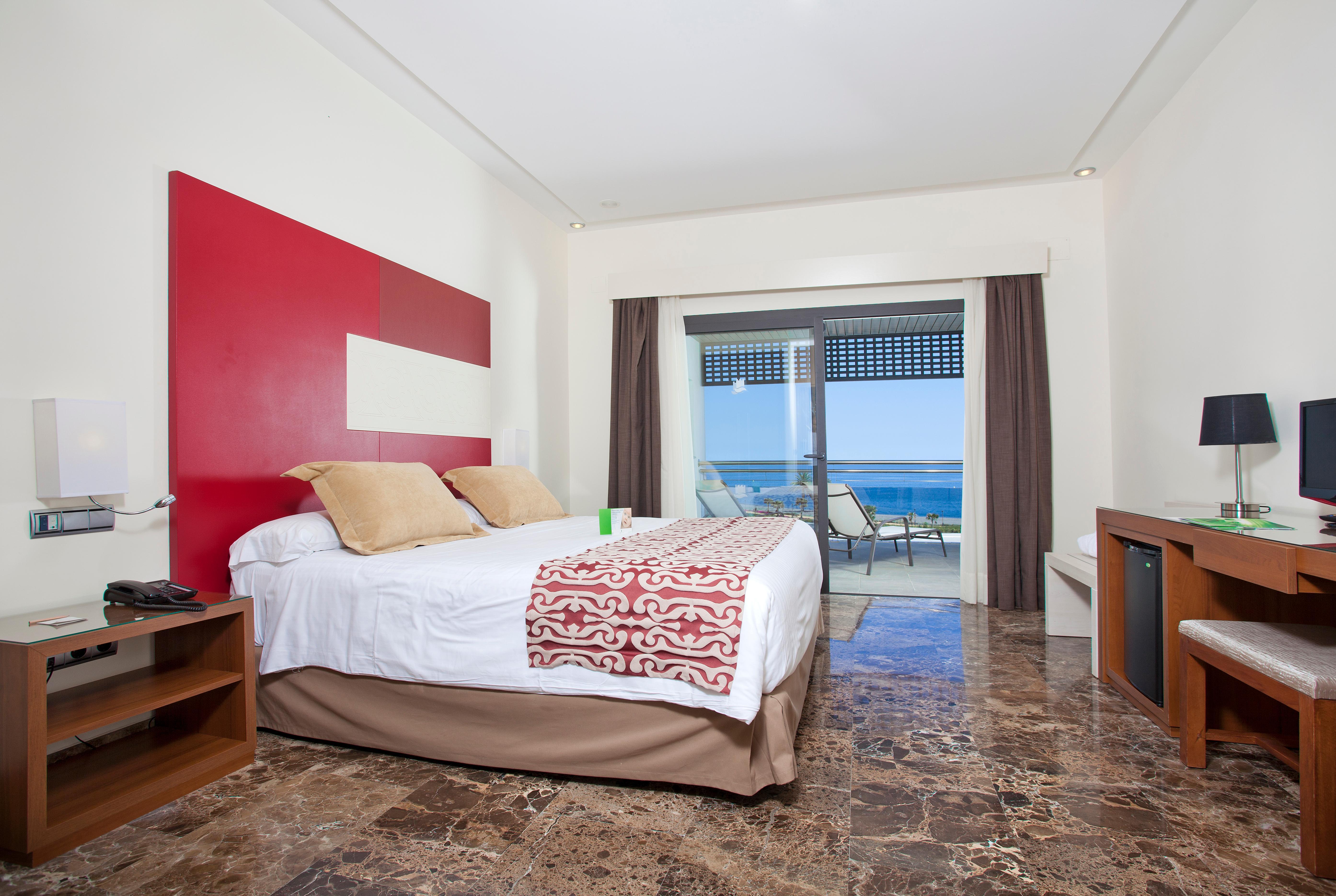& Hotel 4*