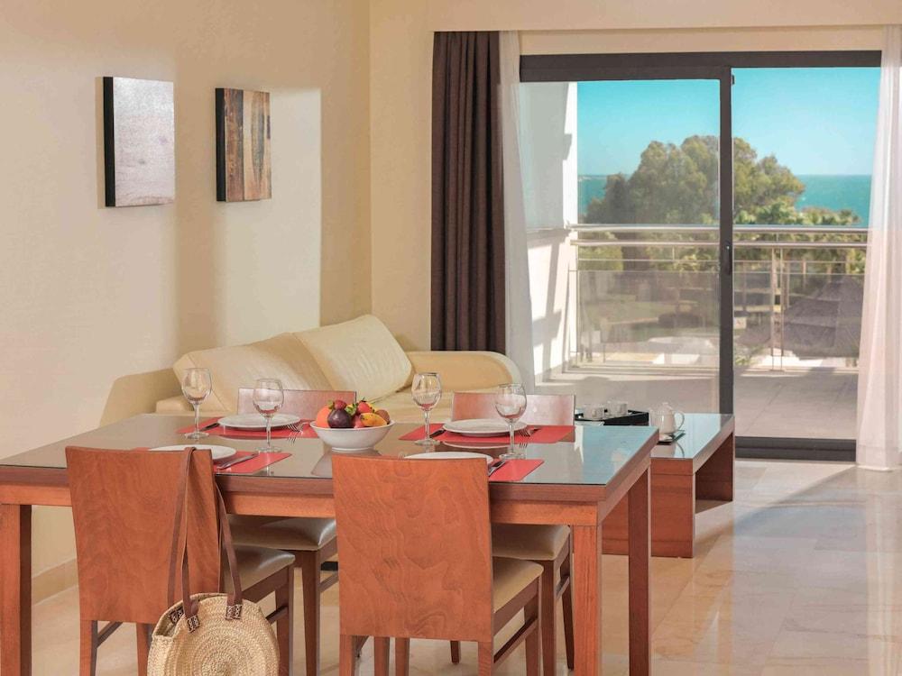 & Hotel Estepona