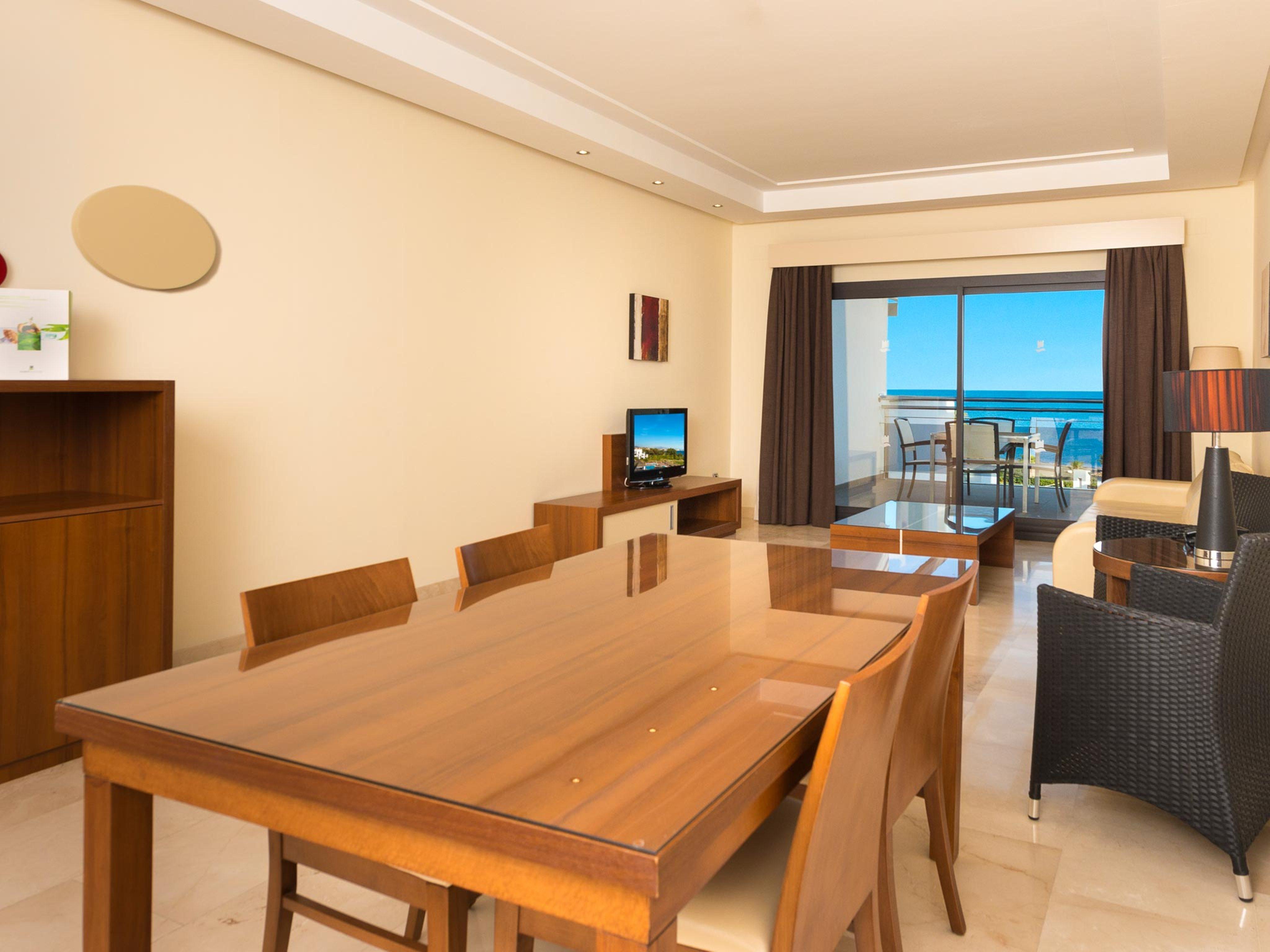 Hotel &