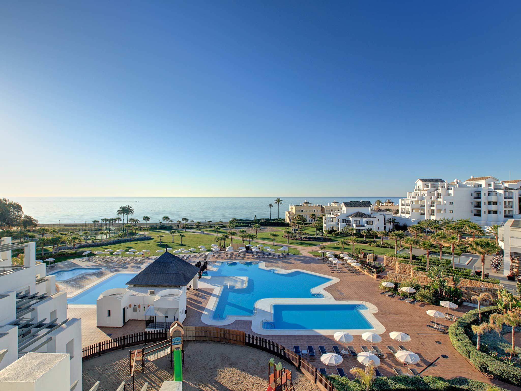 & 4* Estepona
