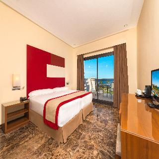 & Hotel